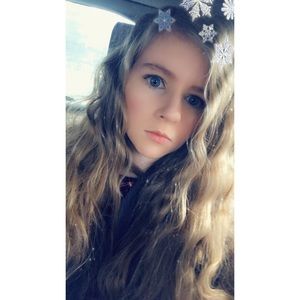 Meet your Posher, Chloe